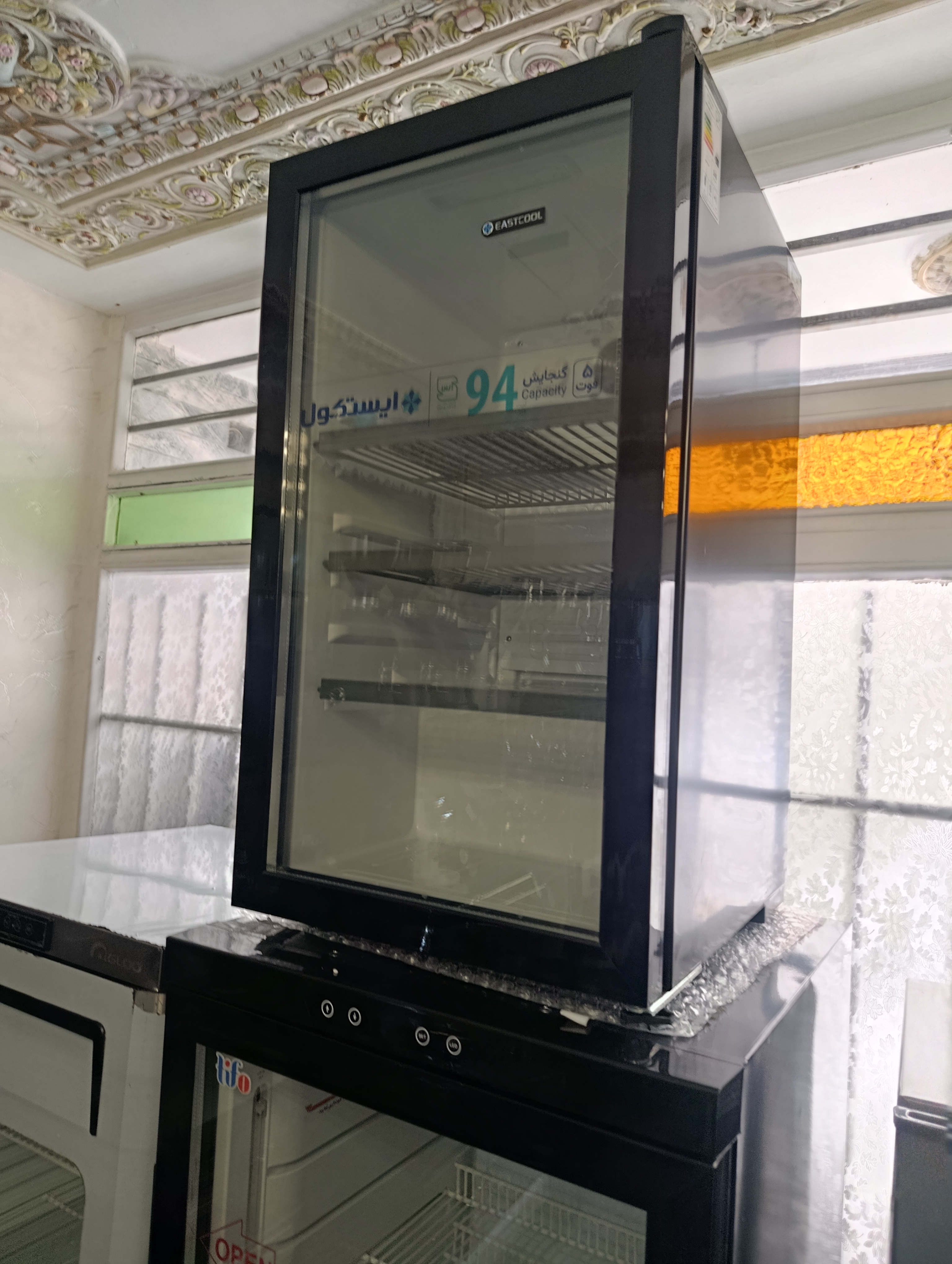 یخچال مینی بار شو کیس ایستکول